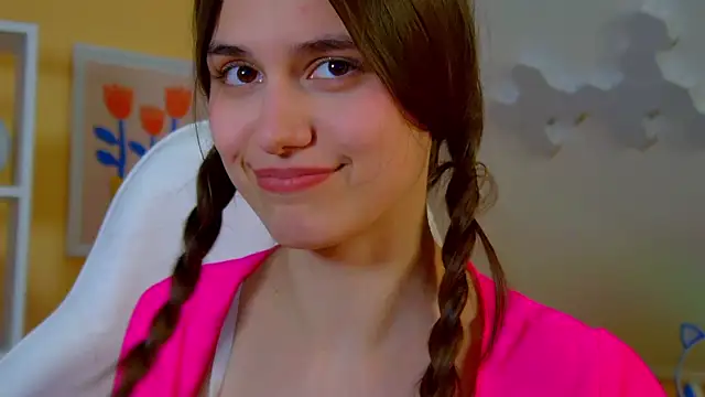 Snapshot of ArianaAllens chatting on 04.28.26 ArianaAllens online show from 04.28.26