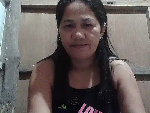 Snapshot of hotmama_063 chatting on 04.17.26 hotmama 063 online show from 04.17.26