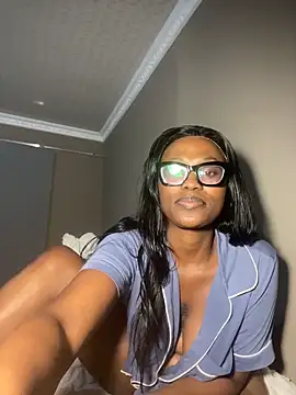 Moonzy77 online show from 11.10.25