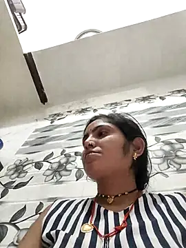 LUCKY cut online show from 04.14.26