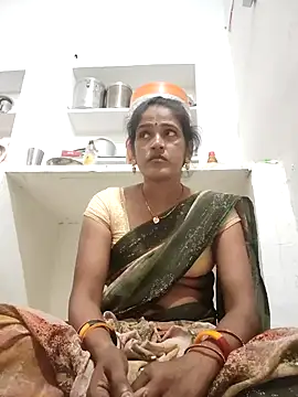 Nillohot online show from 10.04.25