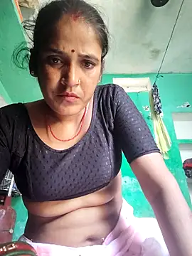 Nillohot online show from 10.11.25