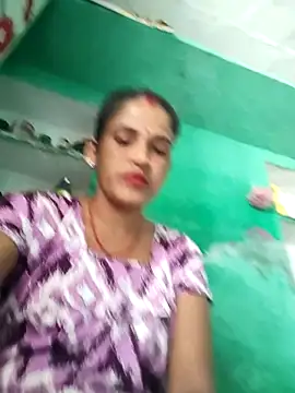 Nillohot online show from 10.13.25