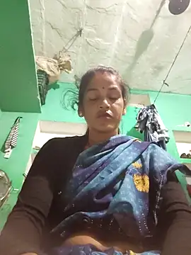 Nillohot online show from 10.15.25