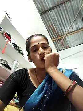 Nillohot online show from 10.16.25