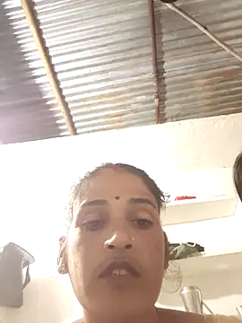 Nillohot online show from 10.17.25