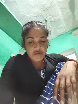 Nillohot online show from 10.18.25