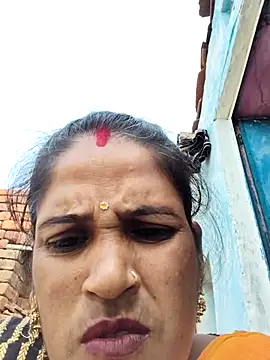 Nillohot online show from 10.20.25