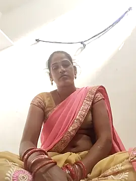 Nillohot online show from 10.24.25