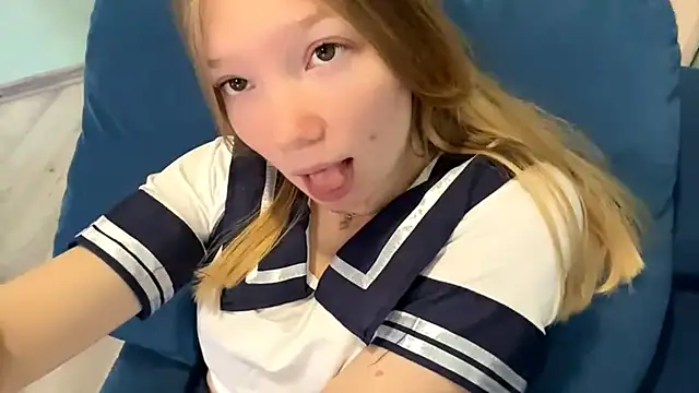 Snapshot of Sweet_horizon chatting on 09.30.25 Sweet horizon online show from 09.30.25
