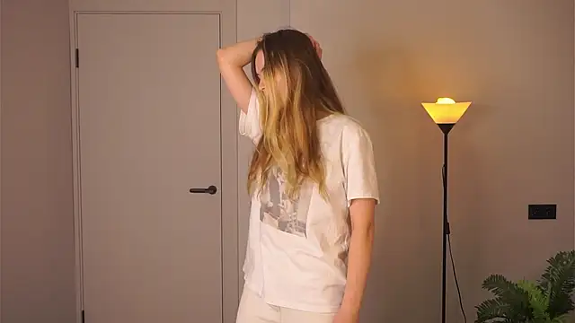 Snapshot of MarlinVarian chatting on 09.13.25 MarlinVarian online show from 09.13.25