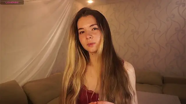 Snapshot of MarlinVarian chatting on 10.16.25 MarlinVarian online show from 10.16.25