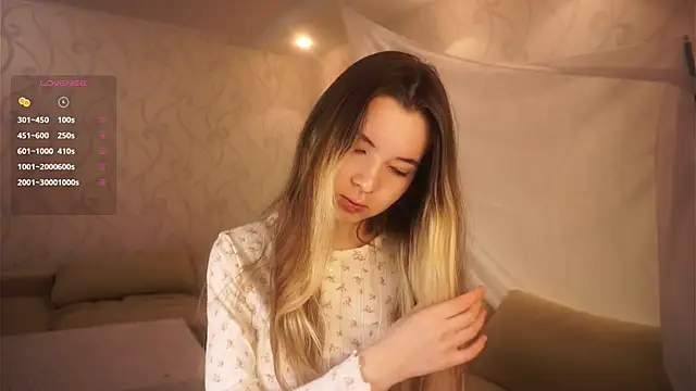 Snapshot of MarlinVarian chatting on 10.20.25 MarlinVarian online show from 10.20.25