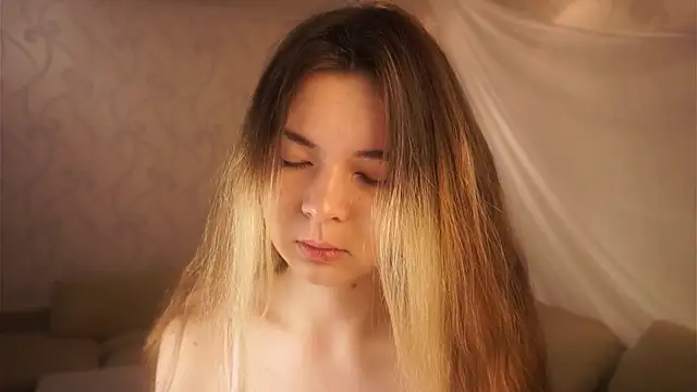 Snapshot of MarlinVarian chatting on 10.23.25 MarlinVarian online show from 10.23.25