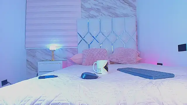 collet 1 online show from 10.30.25