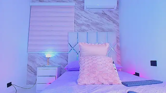 collet 1 online show from 11.05.25