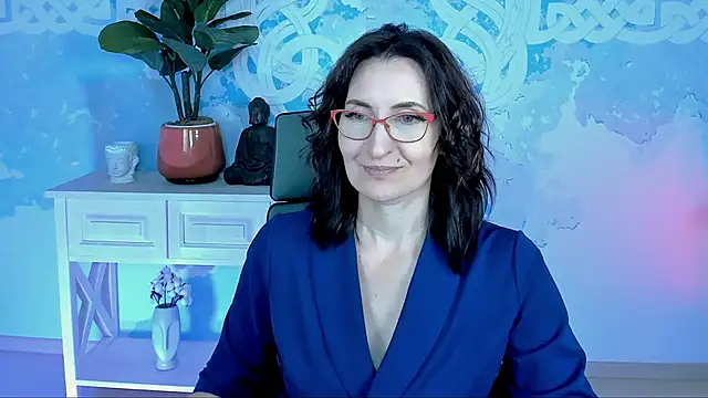 Snapshot of UnaTerra chatting on 10.10.25 UnaTerra online show from 10.10.25