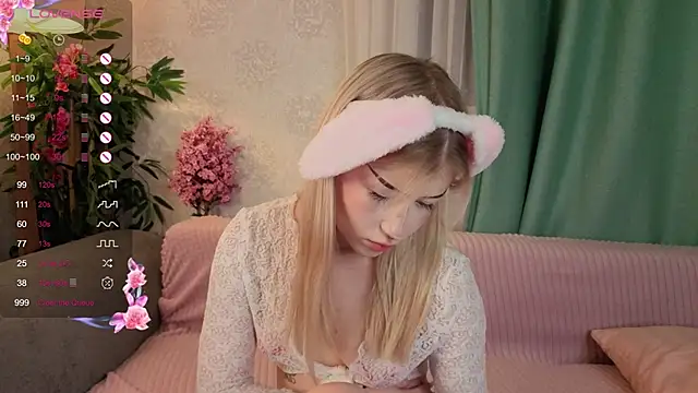 AudieKaemmerer online show from 10.26.25