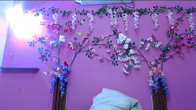 skinnysofia18 online show from 04.18.26