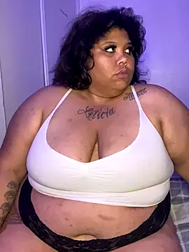 Snapshot of BlaxicanaMami chatting on 11.14.25 BlaxicanaMami online show from 11.14.25