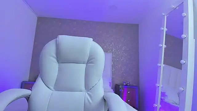 KaylieBrooks online show from 12.22.25