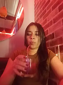 Snapshot of ValerieLove_ chatting on 05.21.26 ValerieLove online show from 05.21.26