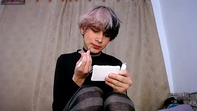 DaraKat18 online show from 04.21.26