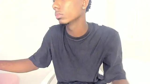 Snapshot of Amare_25 chatting on 10.17.25 Amare 25 online show from 10.17.25