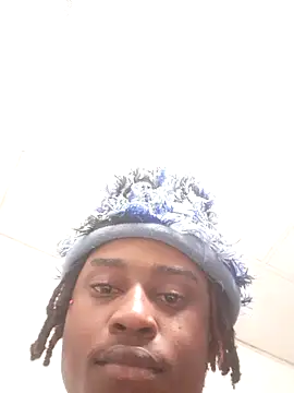 Snapshot of DarkSkinStroker chatting on 11.05.25 DarkSkinStroker online show from 11.05.25