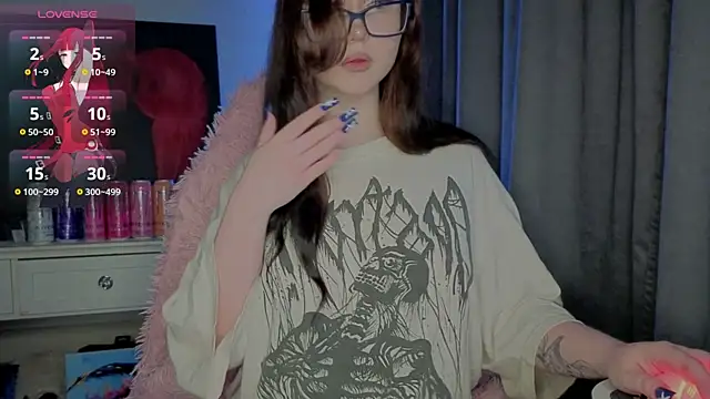 Snapshot of hornyprincess19 chatting on 06.26.26 hornyprincess19 online show from 06.26.26
