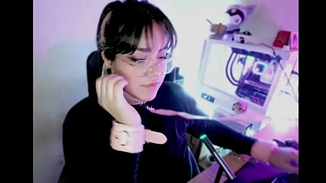 PinkDenial online show from 09.11.25