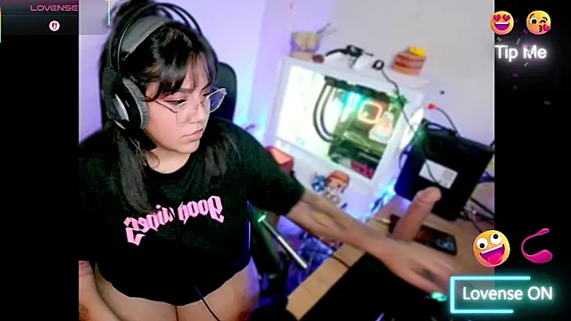 PinkDenial online show from 11.28.25