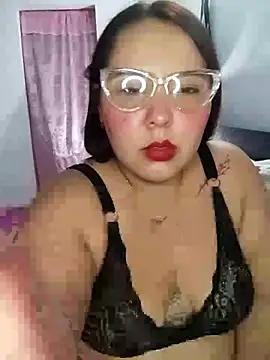 Snapshot of daniza2200 chatting on 09.17.25 daniza2200 online show from 09.17.25