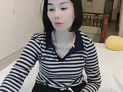 JunCii online show from 02.08.26