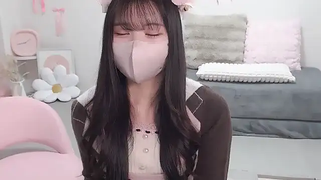 Snapshot of moka-neko chatting on 01.19.26 moka-neko online show from 01.19.26