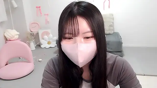 Snapshot of moka-neko chatting on 02.23.26 moka-neko online show from 02.23.26