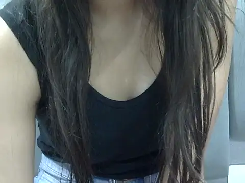 Snapshot of SEXYGUDIYA chatting on 10.31.25 SEXYGUDIYA online show from 10.31.25