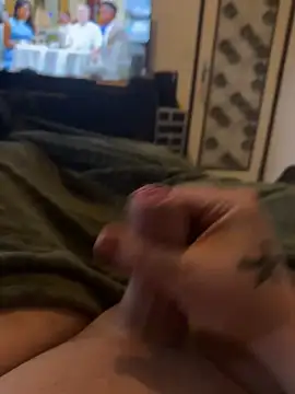 Snapshot of Badking9377 chatting on 12.21.25 Badking9377 online show from 12.21.25