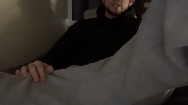 Snapshot of twinkydave chatting on 11.25.25 twinkydave online show from 11.25.25