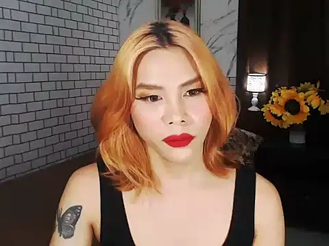 Snapshot of BigAssAlexa chatting on 09.25.25 BigAssAlexa online show from 09.25.25