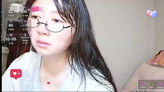 Snapshot of Diva_VVN chatting on 05.15.26 Diva VVN online show from 05.15.26
