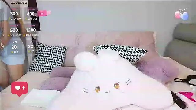 Snapshot of Diva_VVN chatting on 05.29.26 Diva VVN online show from 05.29.26