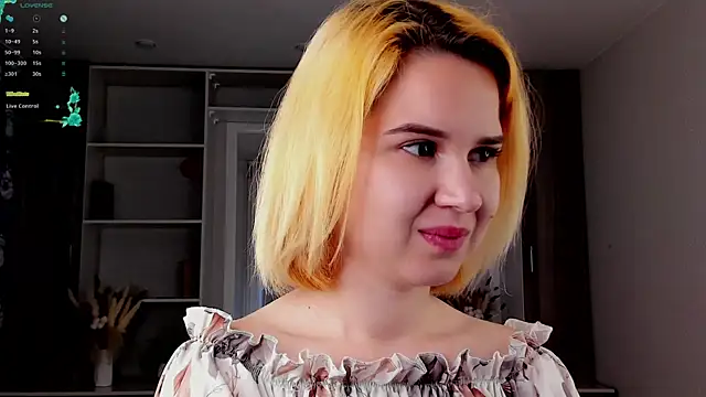 Snapshot of AgnesSonnek chatting on 09.13.25 AgnesSonnek online show from 09.13.25