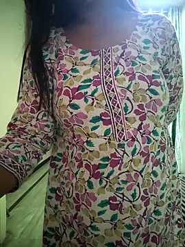 Snapshot of your_favourite_bhabhi chatting on 03.14.26 your favourite bhabhi online show from 03.14.26