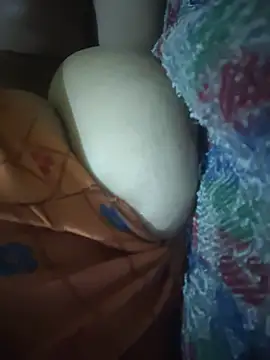 Snapshot of your_favourite_bhabhi chatting on 05.18.26 your favourite bhabhi online show from 05.18.26