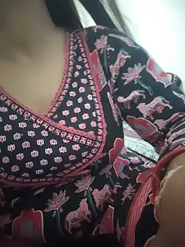 Snapshot of your_favourite_bhabhi chatting on 05.19.26 your favourite bhabhi online show from 05.19.26