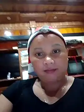 Snapshot of -Kitty-92 chatting on 10.14.25 -Kitty-92 online show from 10.14.25