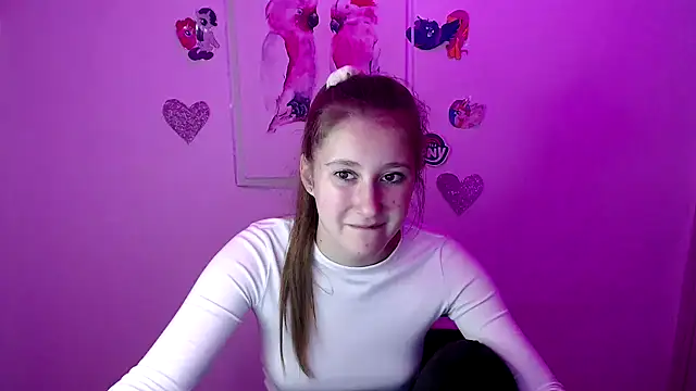 Snapshot of Milka_kamila chatting on 09.27.25 Milka kamila online show from 09.27.25