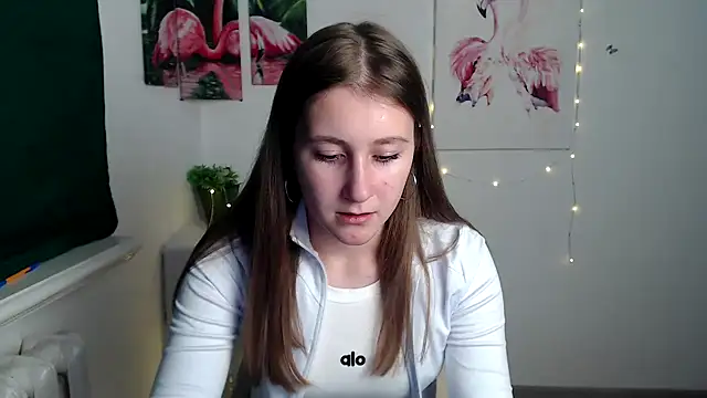 Snapshot of Milka_kamila chatting on 09.30.25 Milka kamila online show from 09.30.25