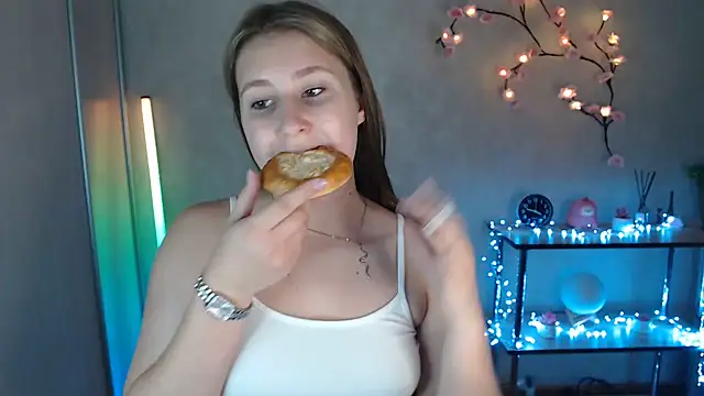 Snapshot of Milka_kamila chatting on 07.24.26 Milka kamila online show from 07.24.26